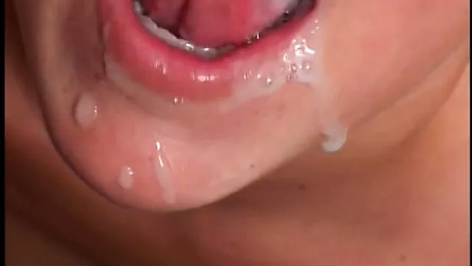 Cunnilingus And 69 Action In The Cafeteria