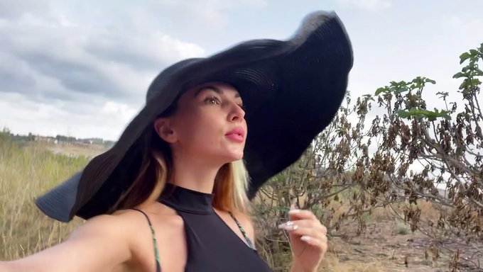 Amateur Vibrator Show With Female Ejaculation In The Forest