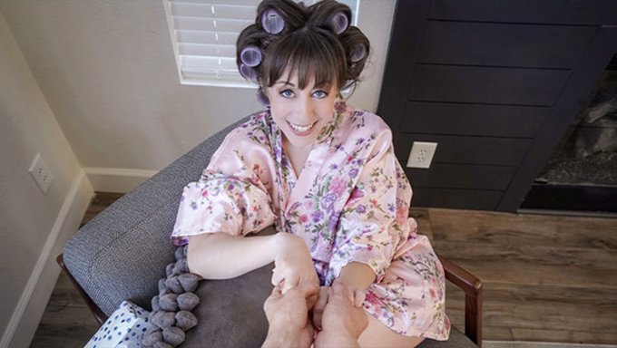 Mature Beauty Finds Solace In Servicing A Well-Endowed Young Man