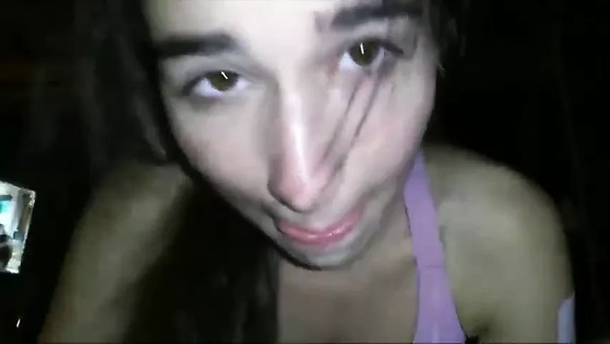 Turkish Liseli Gets Naughty In High School