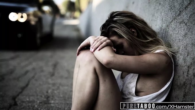 Teen Gets A Creampie After A Steamy Encounter With A Stranger