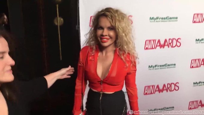 Riley Star And Bridgette B Shine On The Avn Red Carpet