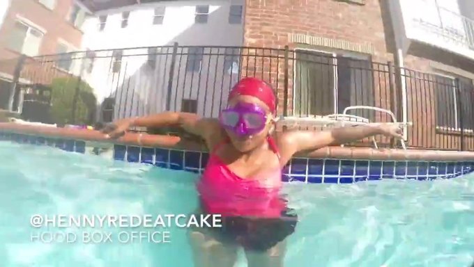Henny Red And Her Kitten Get Wet And Wild In The Pool