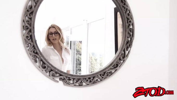 Blonde Babe Alexa Grace Enjoys Deep Love In Hot Video