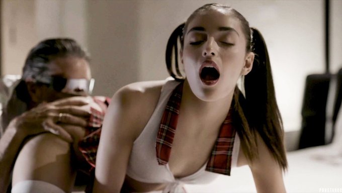 Ai Babe'S Deepthroat Skills On Full Display