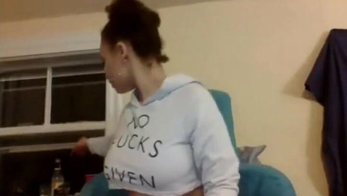 Amateur Ebony Babe Gets Naughty On Webcam