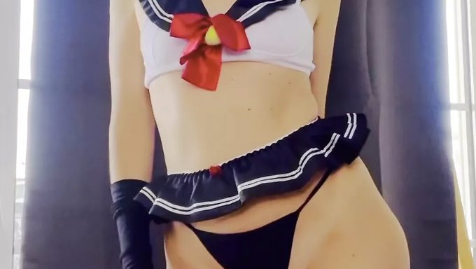 Amateur Stepsister In Sailor Moon Costume Gets Naughty