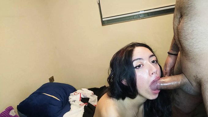 Deep Throat And Cumshot In A Naughty College Coed Video