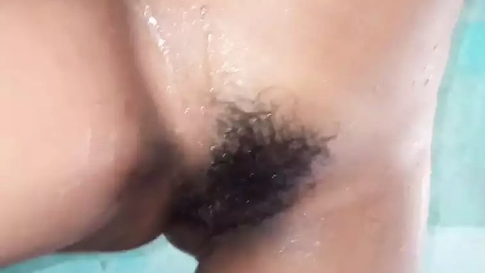 Indian 18-Year-Old'S Pussy Gets Fingered And Licked In The Bathroom