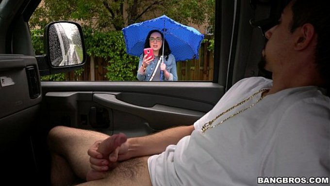 Amateur White Girl Drives The Scene With Hardcore Riding