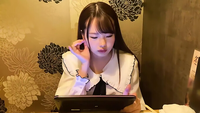 Éjaculation Hardcore D'Une Fille Japonaise Dans Une Vidéo Hd