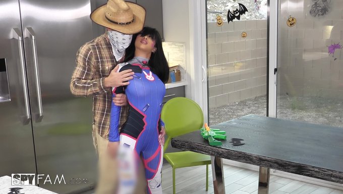 Jade Kush'S Natural Tits Bounce As She Gets Creampied By Stepbro