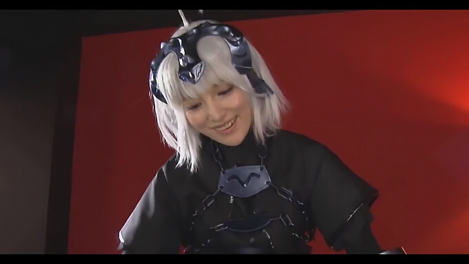 Una Bella Giapponese In Cosplay Si Fa Birichina Davanti Alla Telecamera