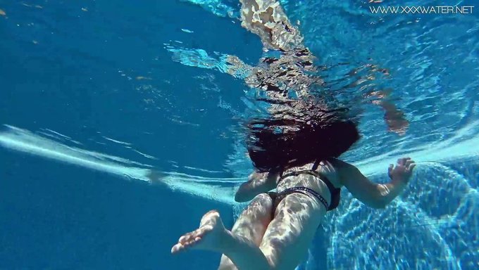 Sheril Blossom'S Stunning Russian Underwater Performance