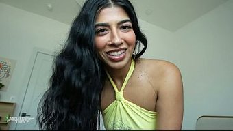 Big Booty Babe Answers Her Boyfriend And Keeps Riding Cock