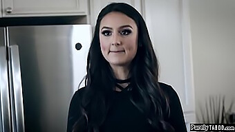 Eliza Ibarra Dostáva Svoju Tesnú Kundičku Natiahnutú Veľkým Kohútom V Tomto Horúcom Videu