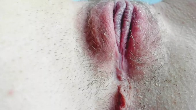 College Coed'S Pussy Gets Pumped With A Sex Toy