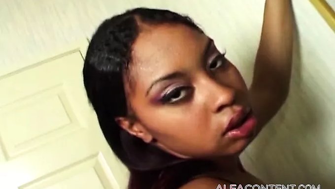 Ebony Girl Gets Her Big Ass Pounded In Doggystyle