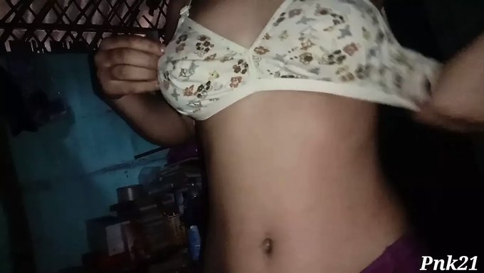 Young Girl Shows Off Her Tight Pussy In Bikini