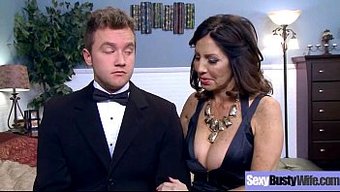 Busty Momm...