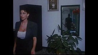 Watch Niki...