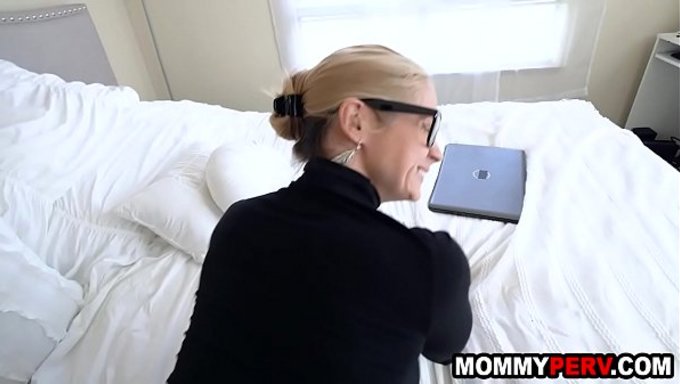 Stepmother With A Big Ass Seduces Her Stepson And Fucks Him In Different Positions.
