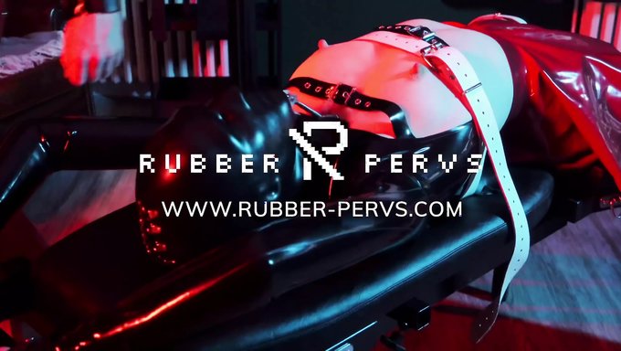 German Bdsm: Rubber Clinic'S Solo Masturbation With Fucking Machine