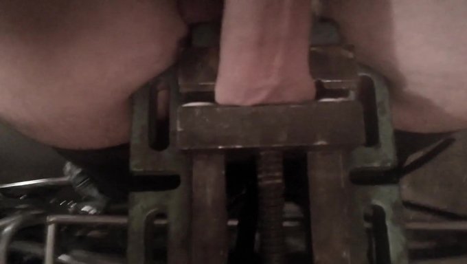 Clamped Balls Get A Workout In Mobile Video