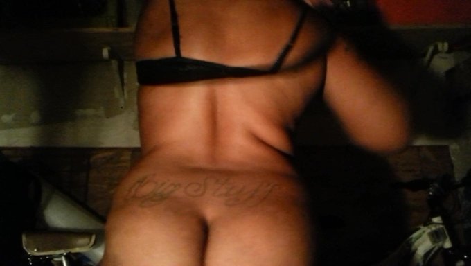 Morena Agent'S First Encounter With A Brunette Licker