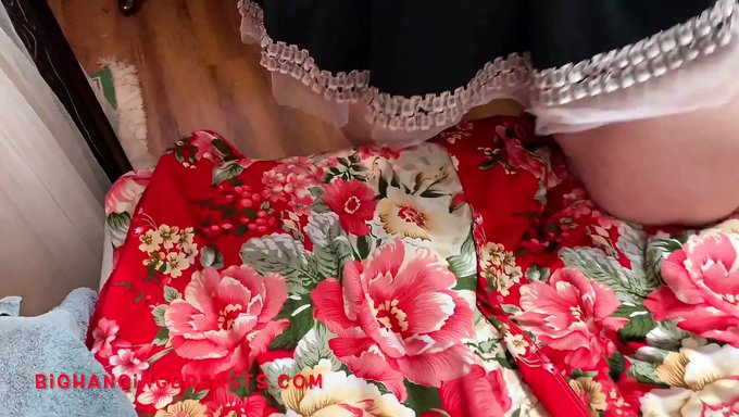Beautiful Fat Woman Masturbates With Pleasure